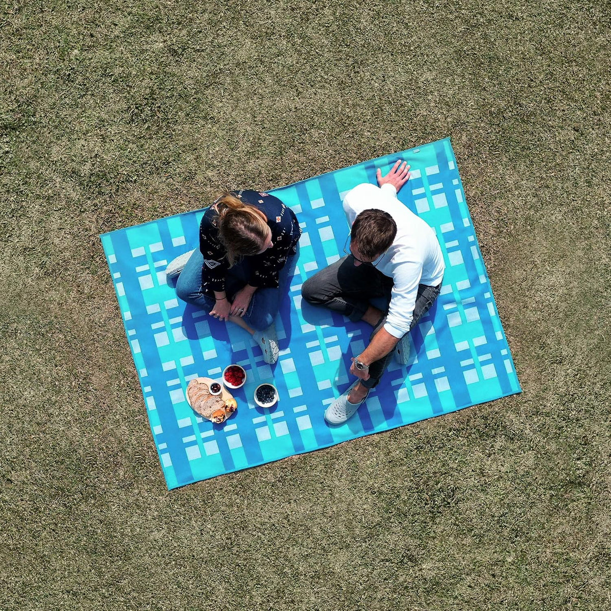 Sand Free Picnic Mat with Carry Handle K27867