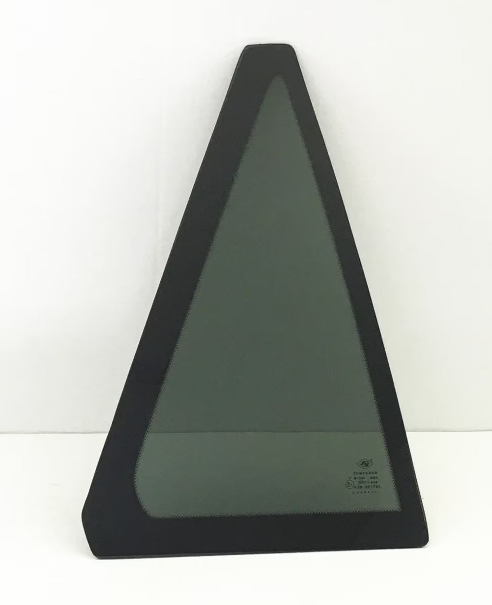 Right Side Rear Vent Window Glass Y291877