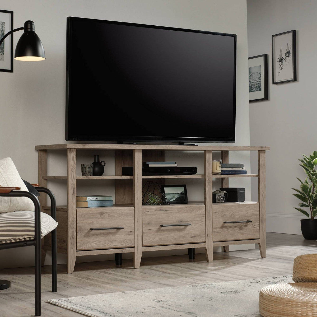 Credenza in Laurel Oak M1203